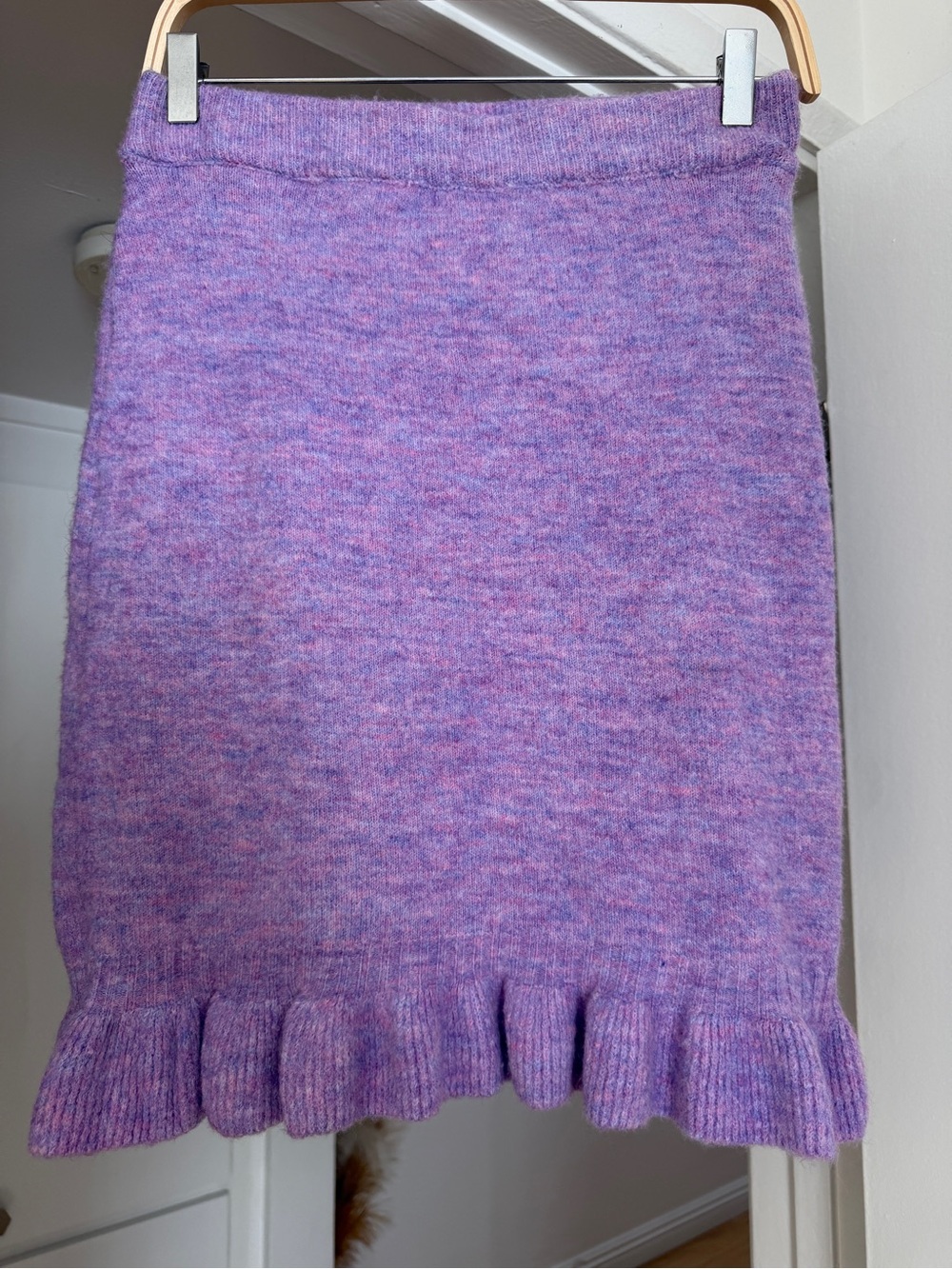 BCBG Paris Lavender-Purple Knit Pencil Skirt with Ruffle Hem